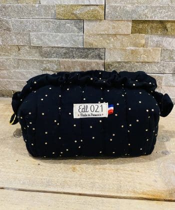 TROUSSE DE TOILETTE A VOLANTS