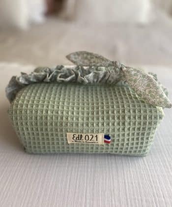 TROUSSE DE TOILETTES A VOLANTS
