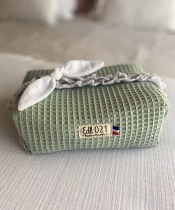 TROUSSE DE TOILETTE A VOLANTS