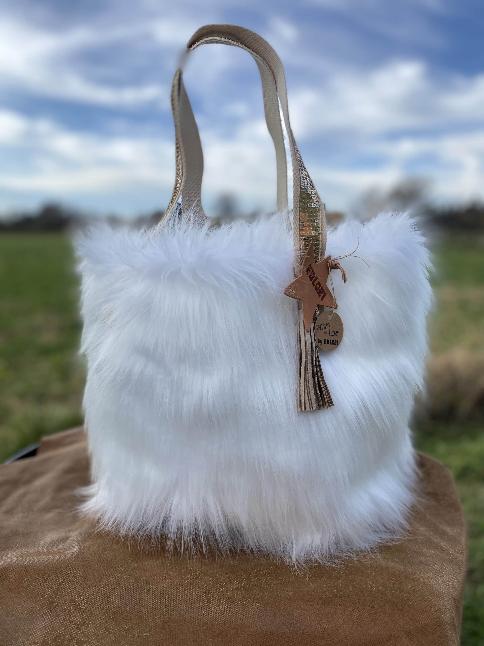 SAC ROMY FAUSSE FOURRURE SAC, SACS, SAC ROMY, SAC POILU, SAC FAUSSE FOURRURE, FAUSSE FOURRURE, FOURRURE, CUIR, POMPON, ETOILE